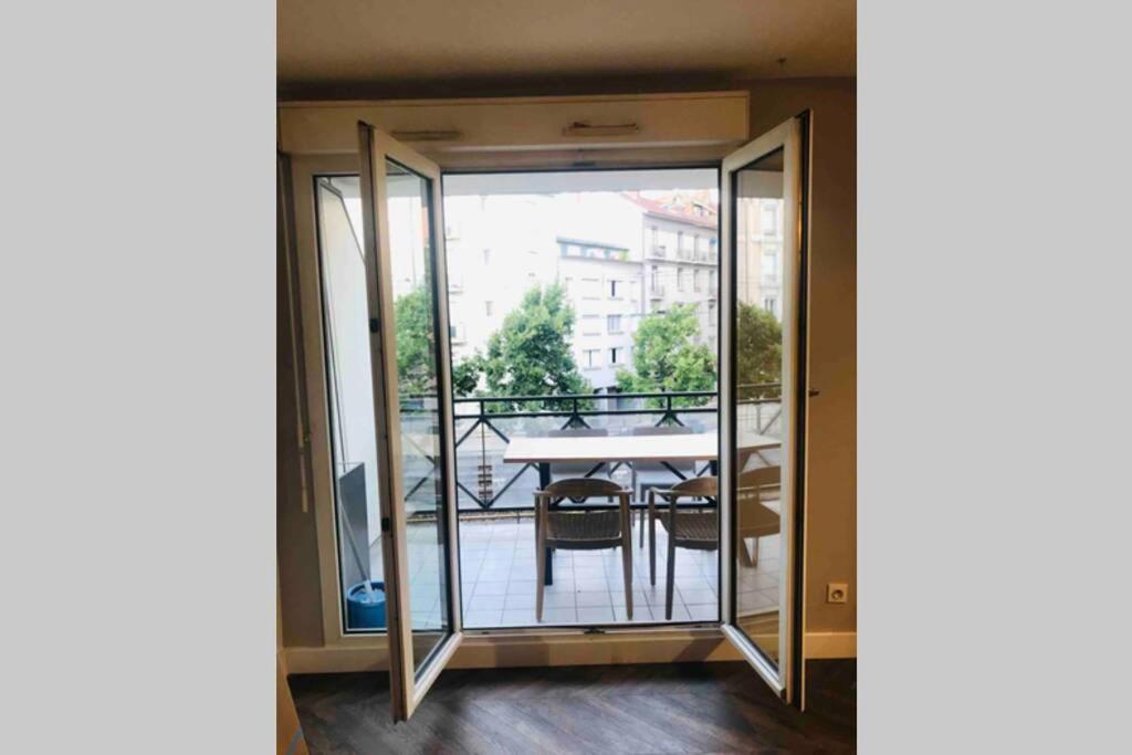 Nid Douillet - BEL APPARTEMENT avec GARAGE Grenoble Extérieur photo